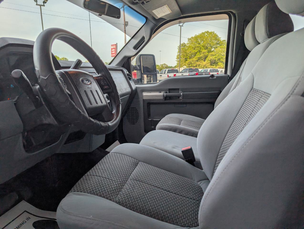 Used 2015 Ford F250 XLT w/ Camper Package image 13