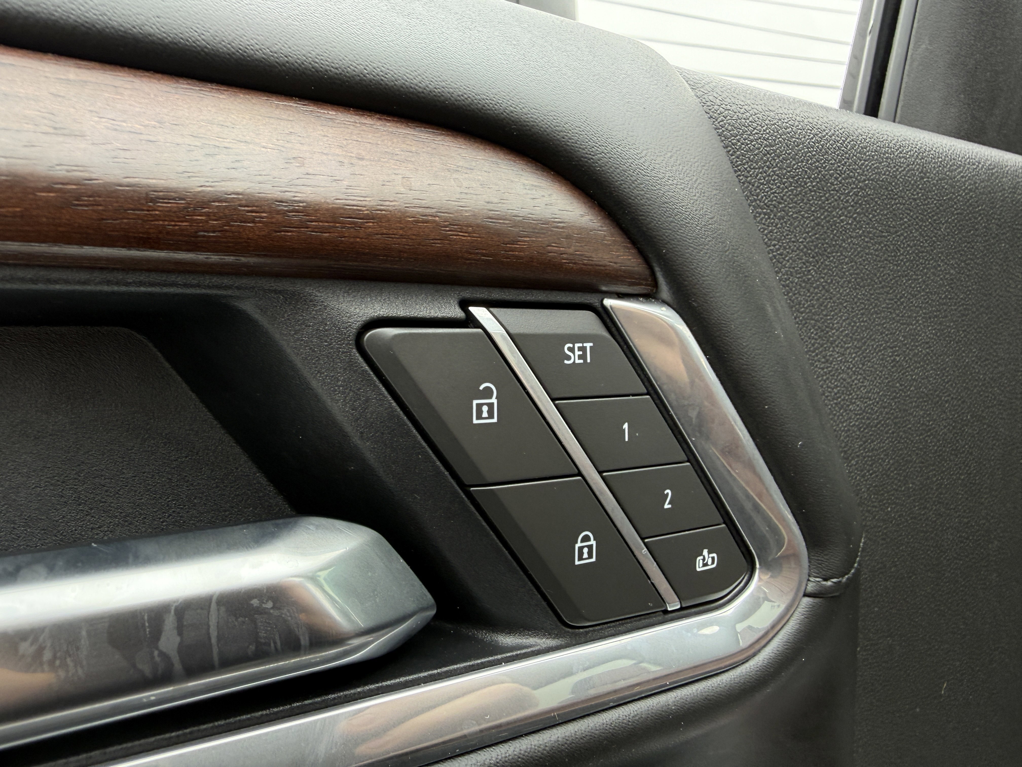 Used 2025 GMC Sierra 2500 Denali Ultimate image 12