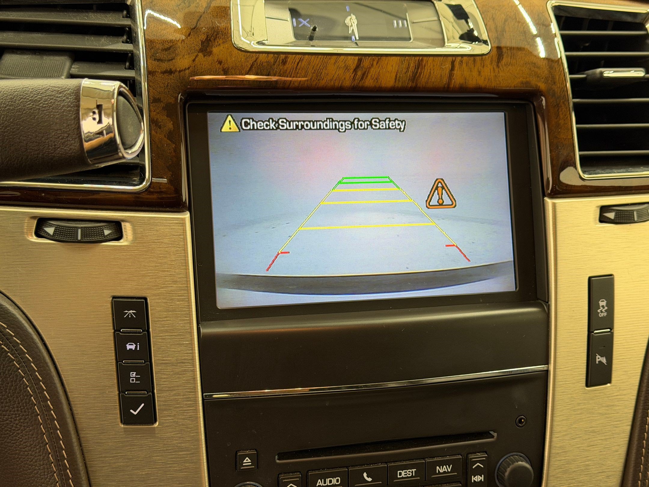 Used 2014 Cadillac Escalade Platinum AWD/4WD image 24