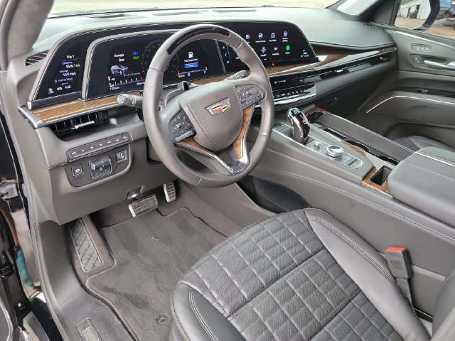 Used 2024 Cadillac Escalade Sport Platinum w/ LPO, ONYX Package AWD/4WD image 22