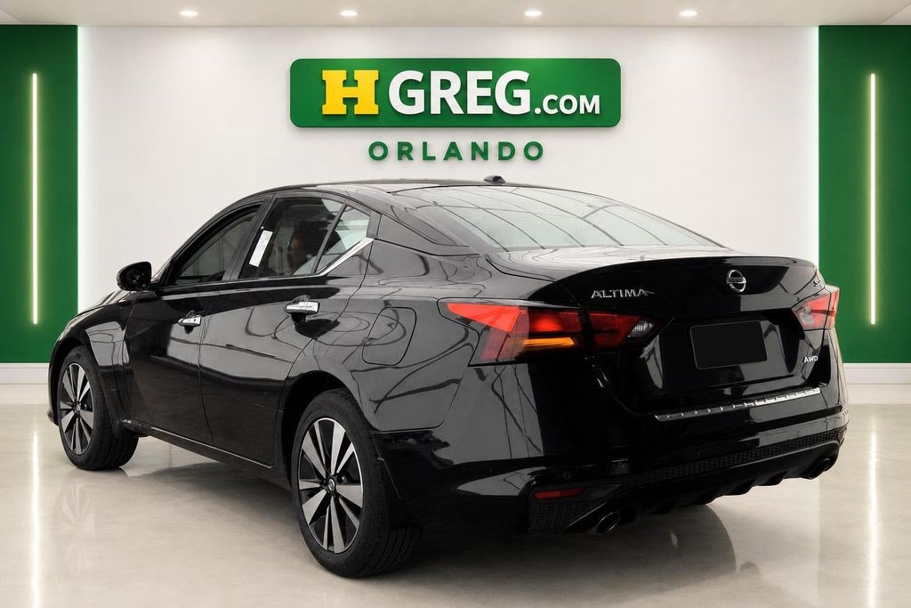 Used 2021 Nissan Altima 2.5 SV w/ SV Premium Package AWD/4WD image 2