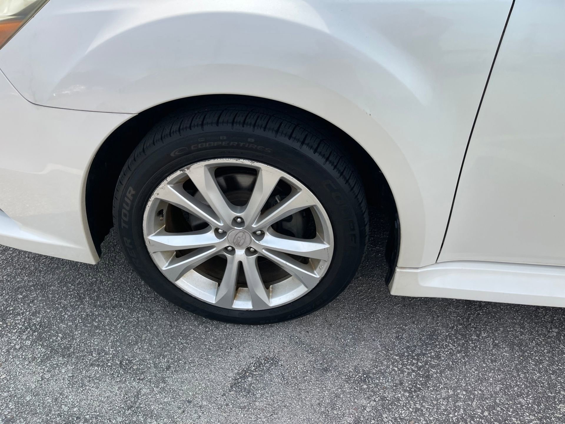 Used 2014 Subaru Legacy 2.5i Premium AWD/4WD image 9