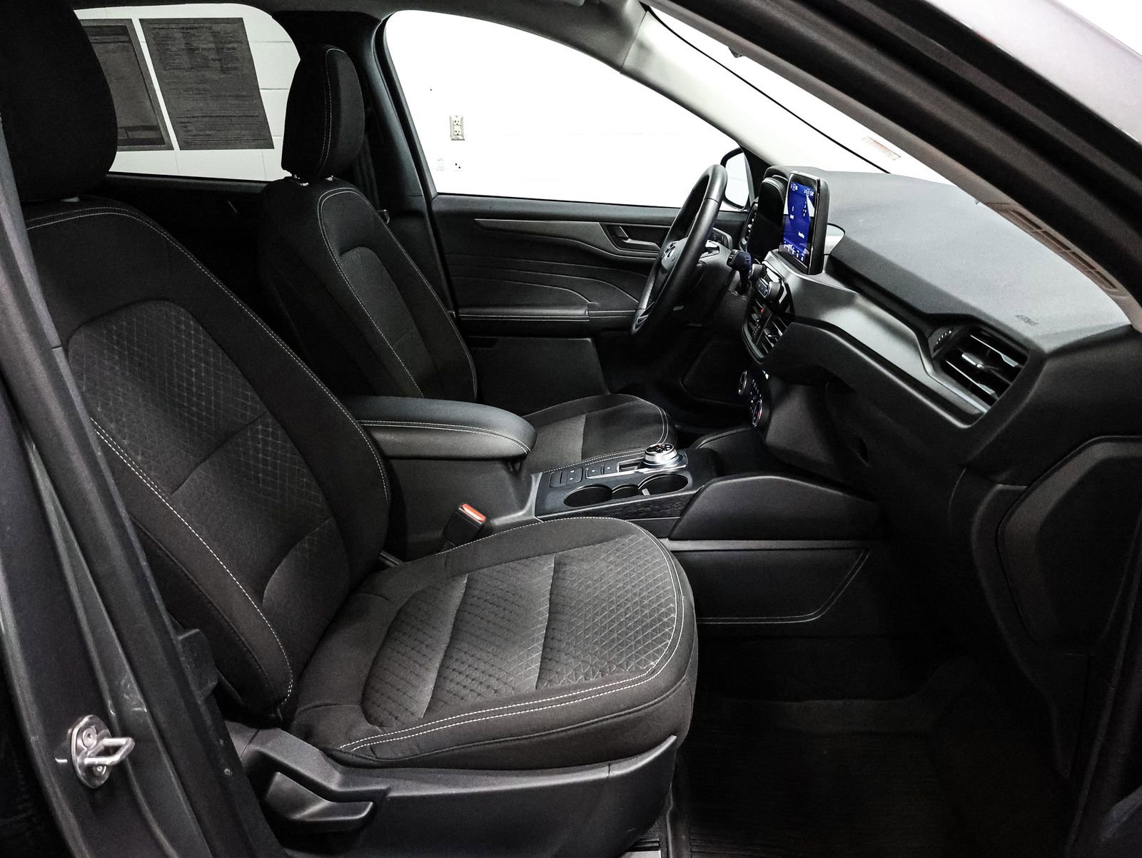 Certified 2024 Ford Escape Active AWD/4WD image 21