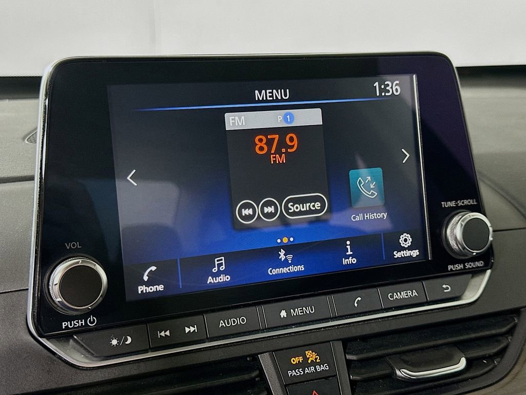 Used 2024 Nissan Altima 2.5 SV FWD image 24