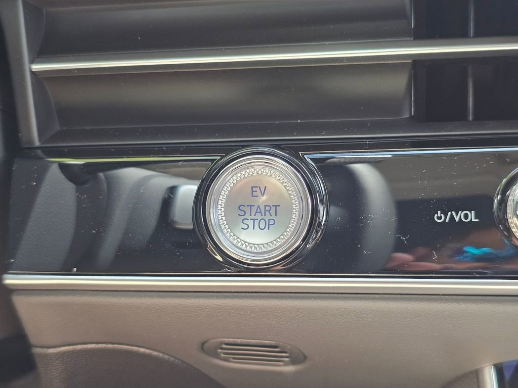 New 2026 Genesis Electrified GV70 image 28