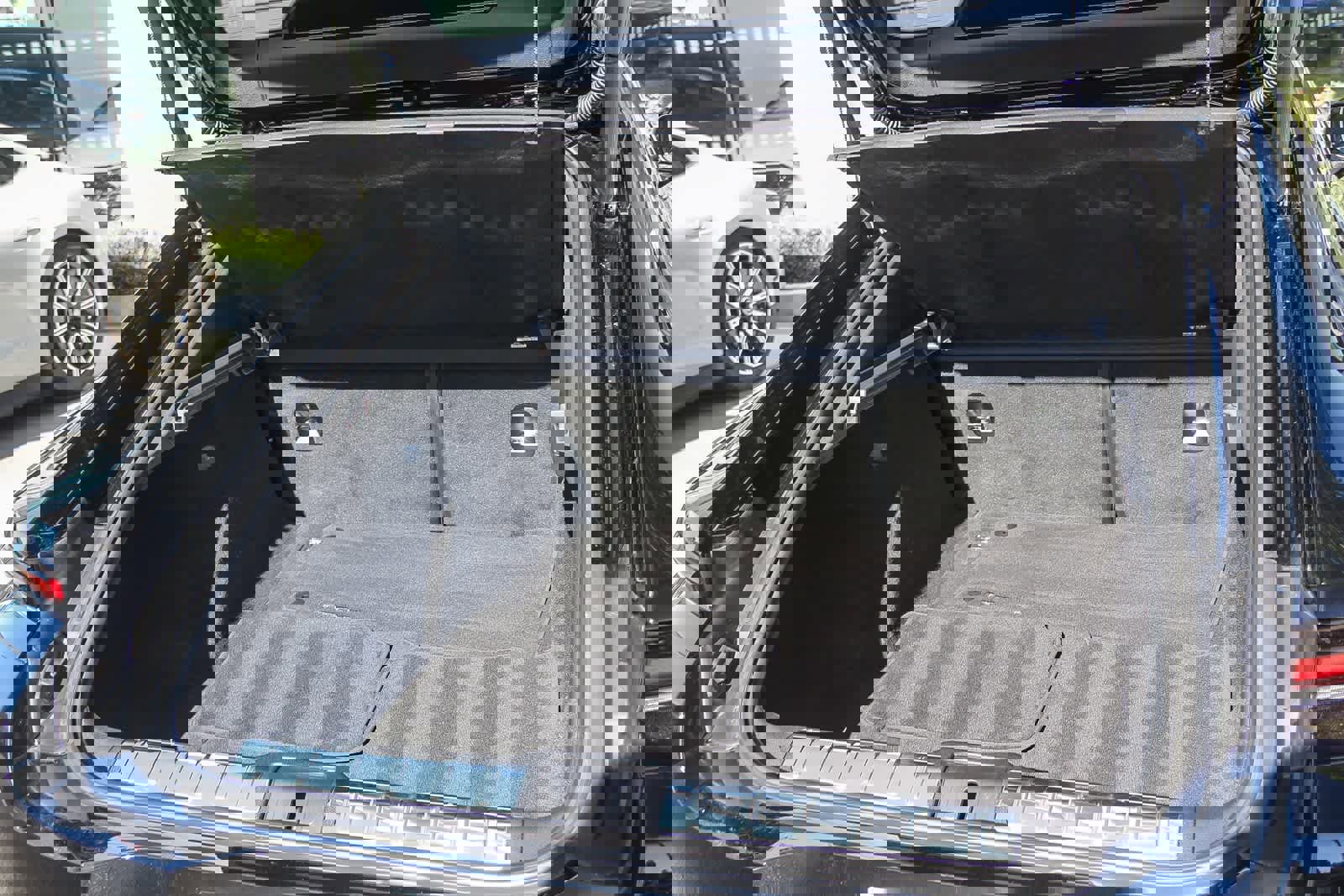 Used 2025 Porsche Panamera 4 image 21