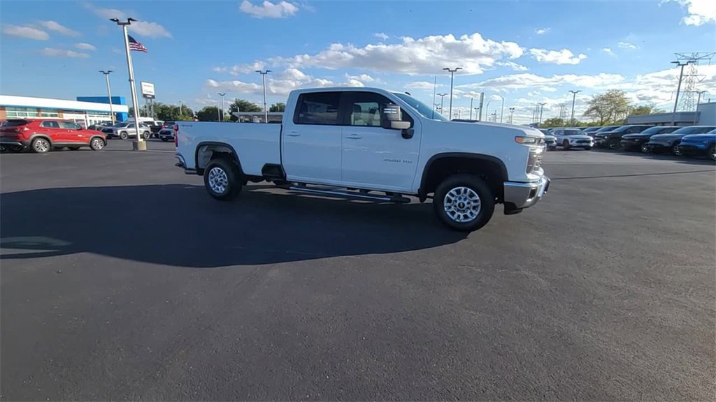 Used 2024 Chevrolet Silverado 2500 LT image 7