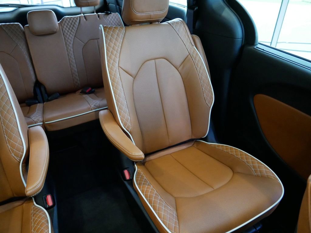 New 2026 Chrysler Pacifica Pinnacle image 36