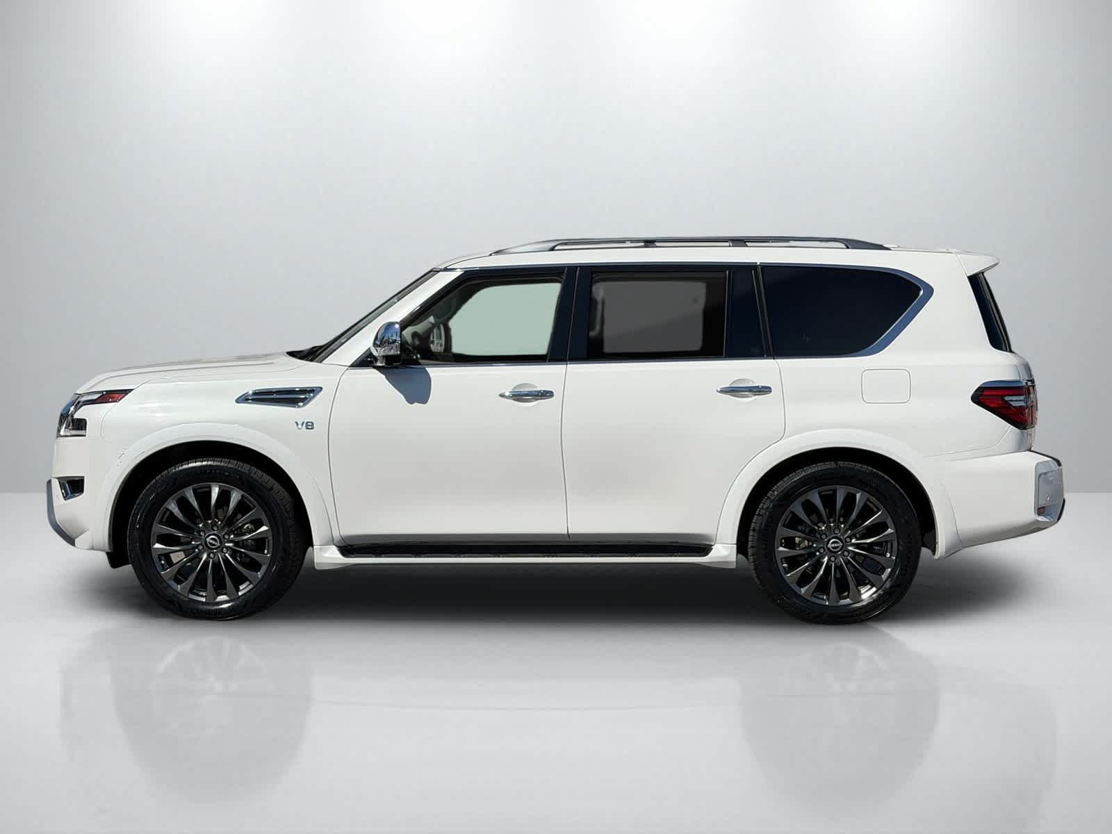 Used 2022 Nissan Armada Platinum w/ Captain's Chairs Package RWD image 2