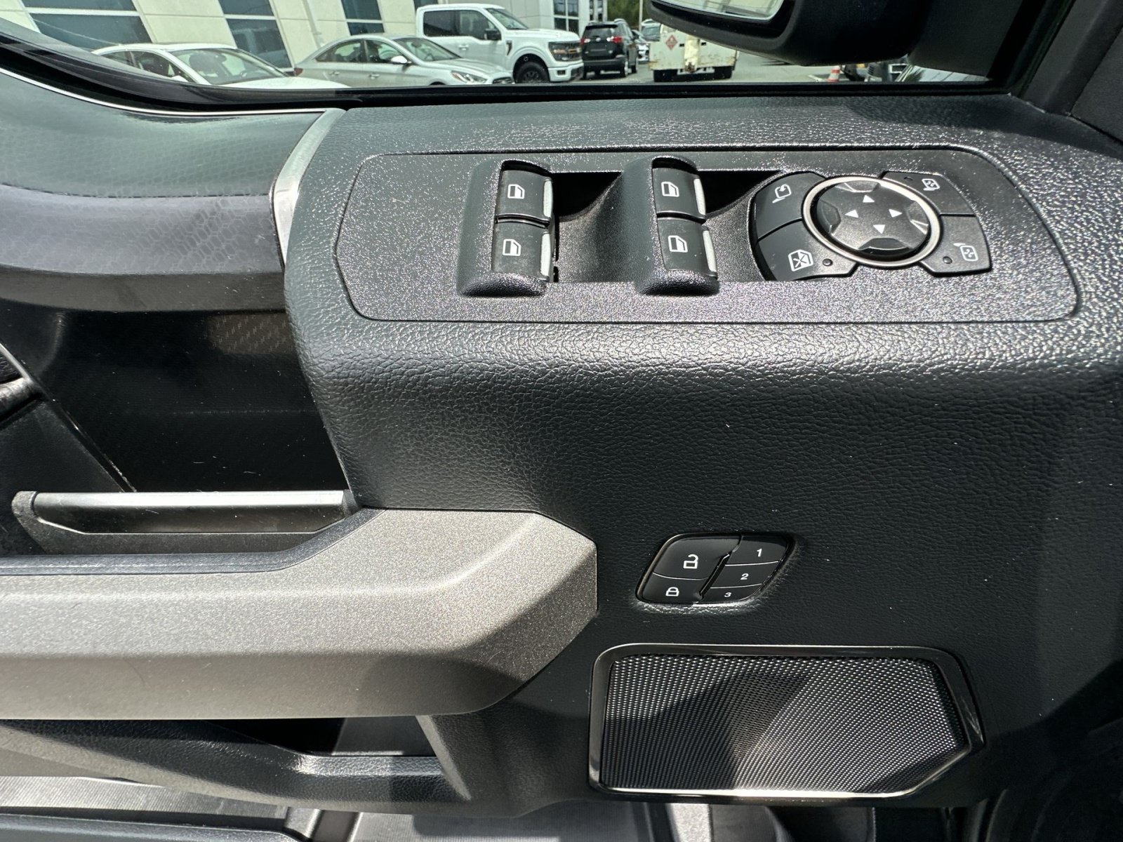 Used 2018 Ford F150 Raptor w/ Equipment Group 802A Luxury AWD/4WD image 23