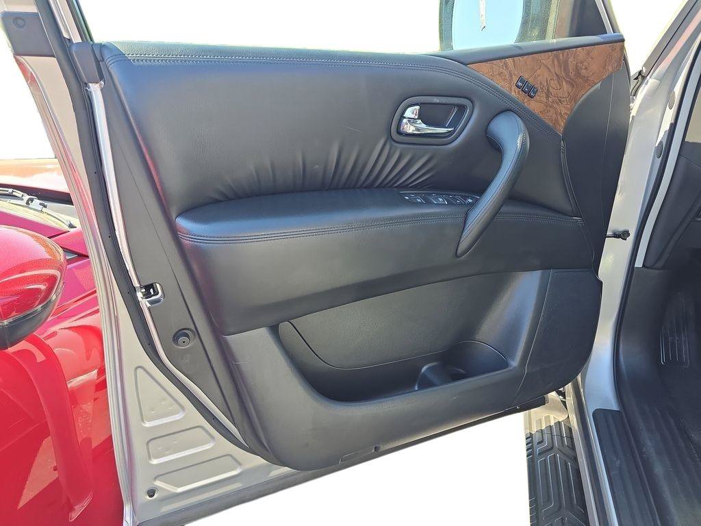 Used 2024 Nissan Armada SL w/ Captain's Chairs Package AWD/4WD image 8