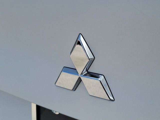 Used 2023 Mitsubishi Outlander SEL 40th Anniversary AWD/4WD image 7