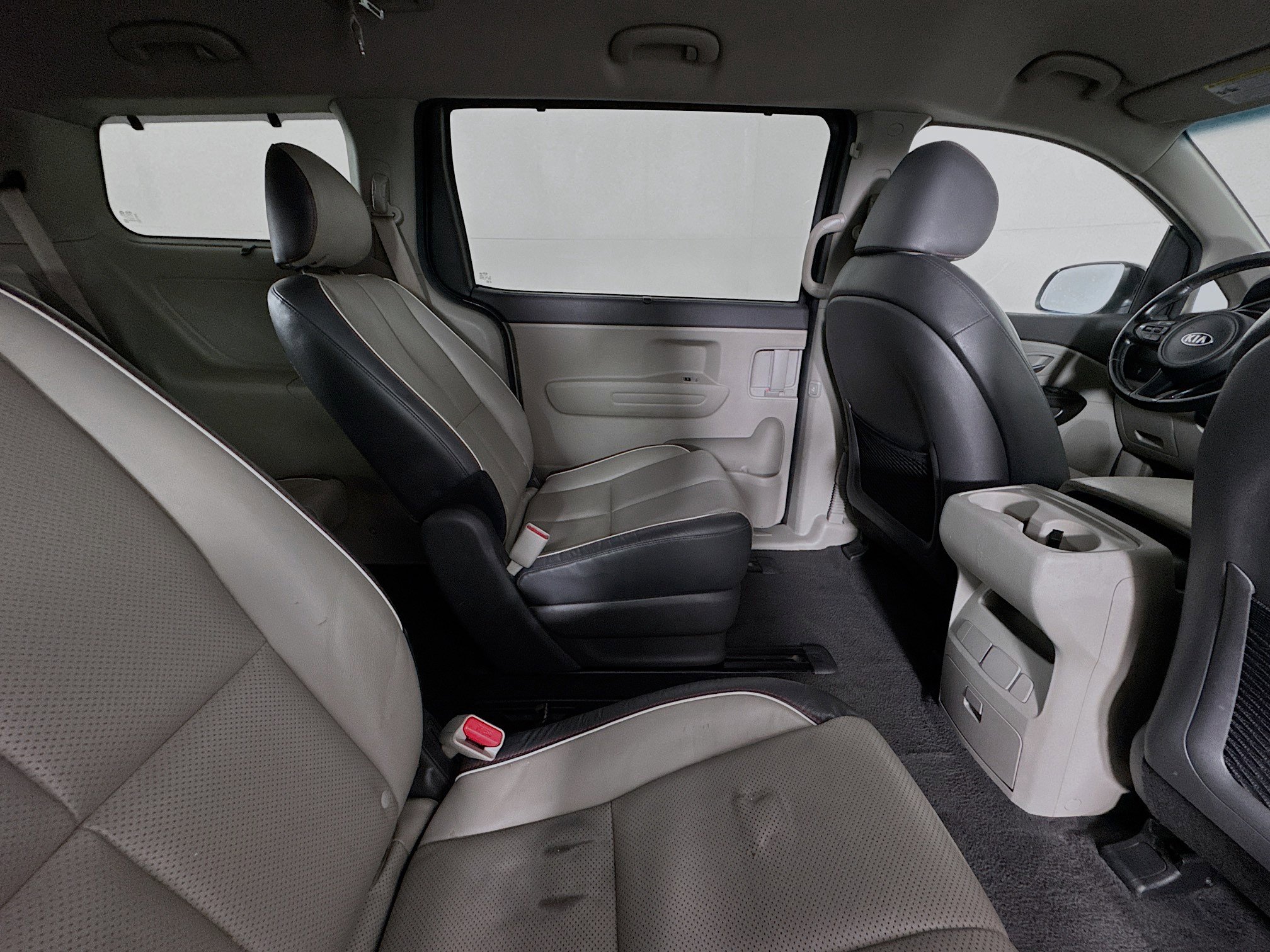 Used 2018 Kia Sedona LX w/ LX Essentials Premium Package FWD image 26