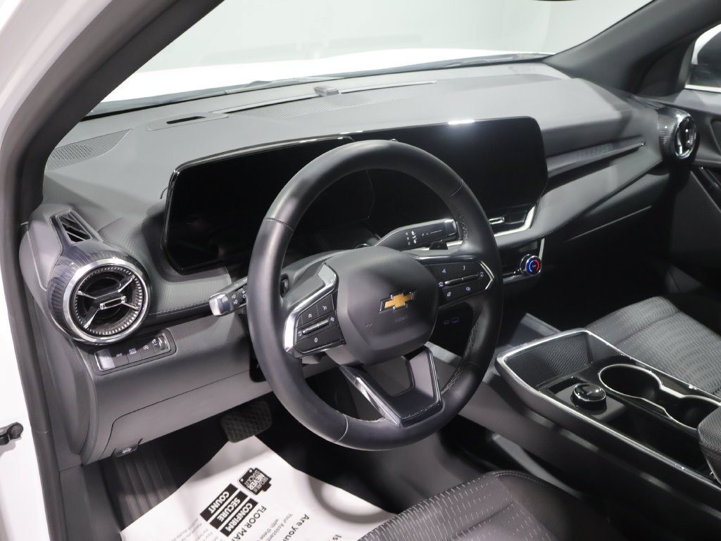Used 2026 Chevrolet Equinox LT AWD/4WD image 15