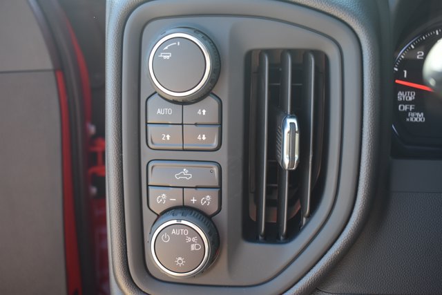 New 2026 Chevrolet Silverado 1500 Custom Trail Boss w/ LPO, Dark Essentials Package AWD/4WD image 29