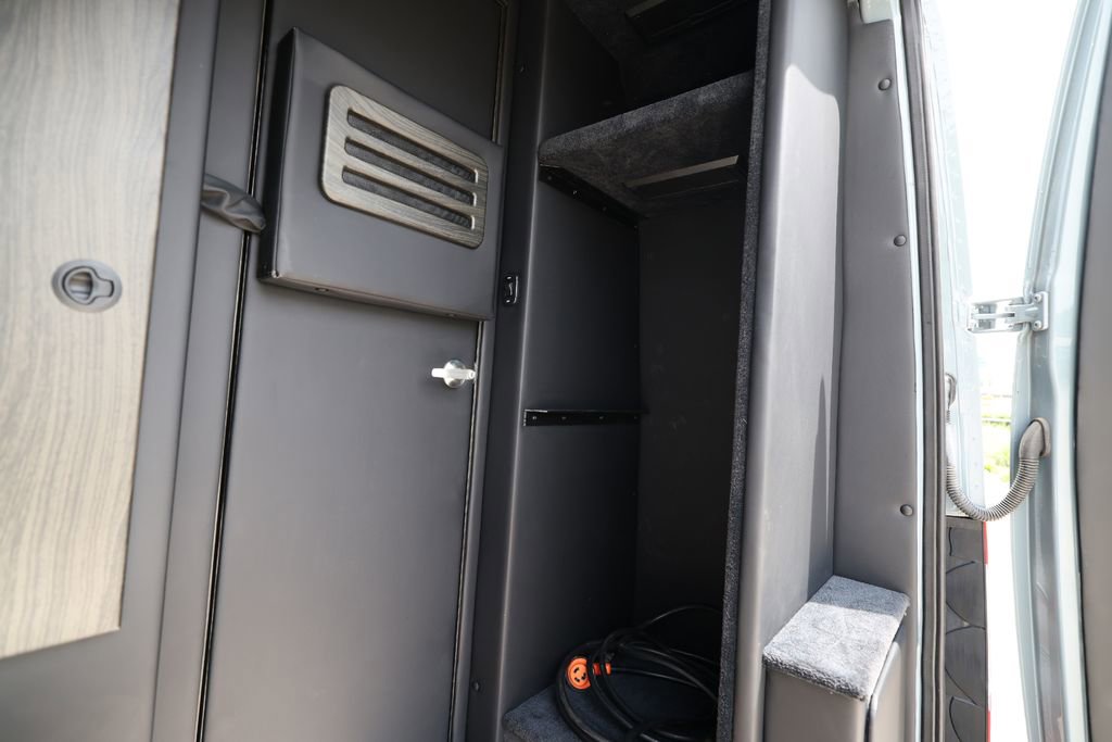 Used 2020 Mercedes-Benz Sprinter 3500 image 30