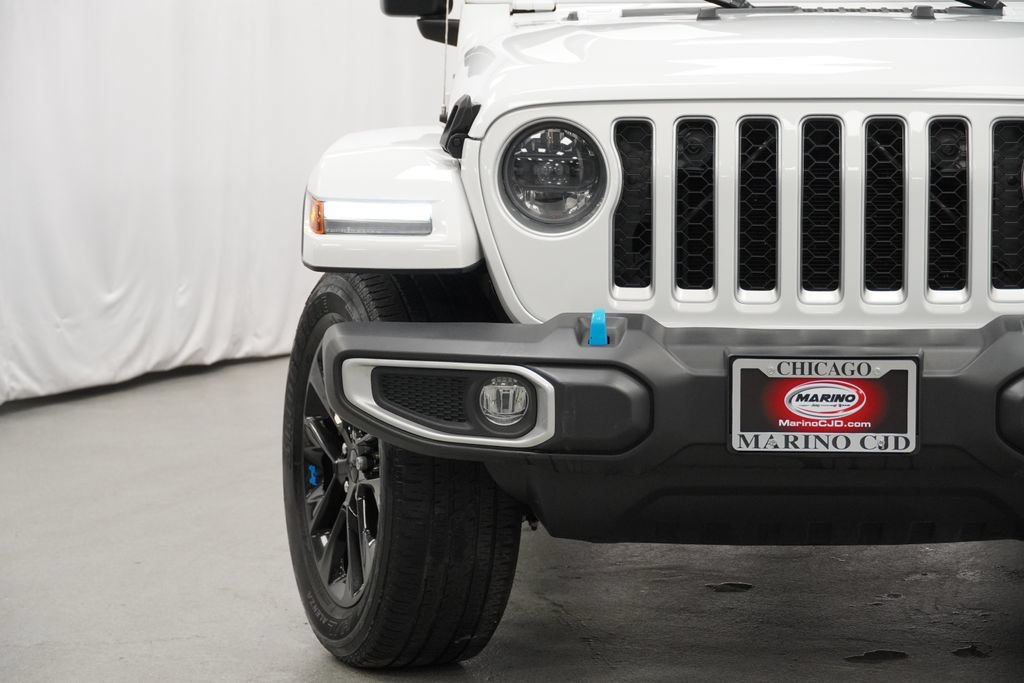 Used 2023 Jeep Wrangler Unlimited Sahara w/ Cold Weather Group AWD/4WD image 7