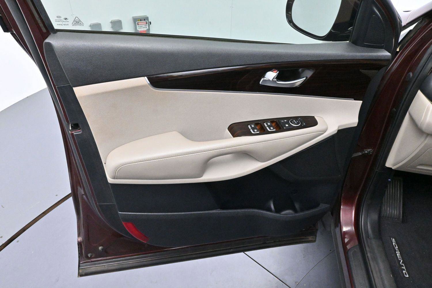 Used 2020 Kia Sorento EX FWD image 9