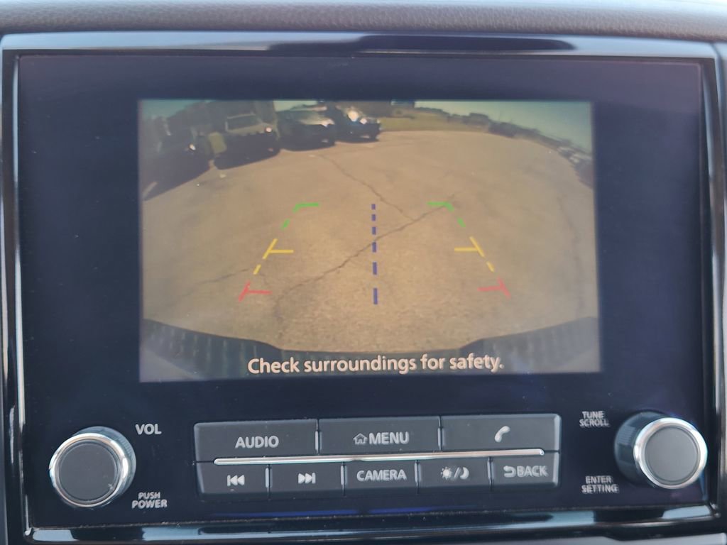 Used 2022 Nissan Titan SV image 14