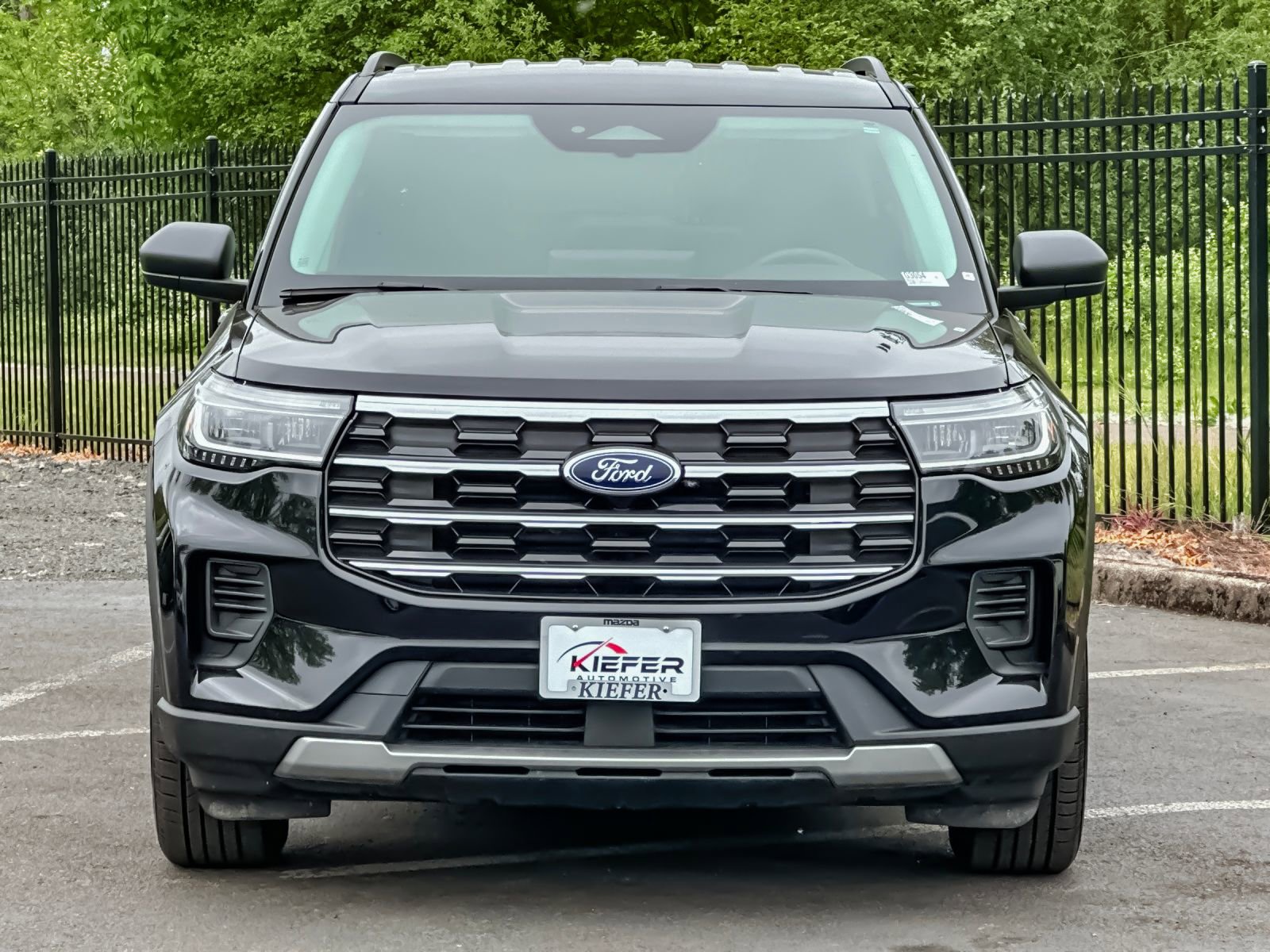 Used 2025 Ford Explorer Active AWD/4WD image 8