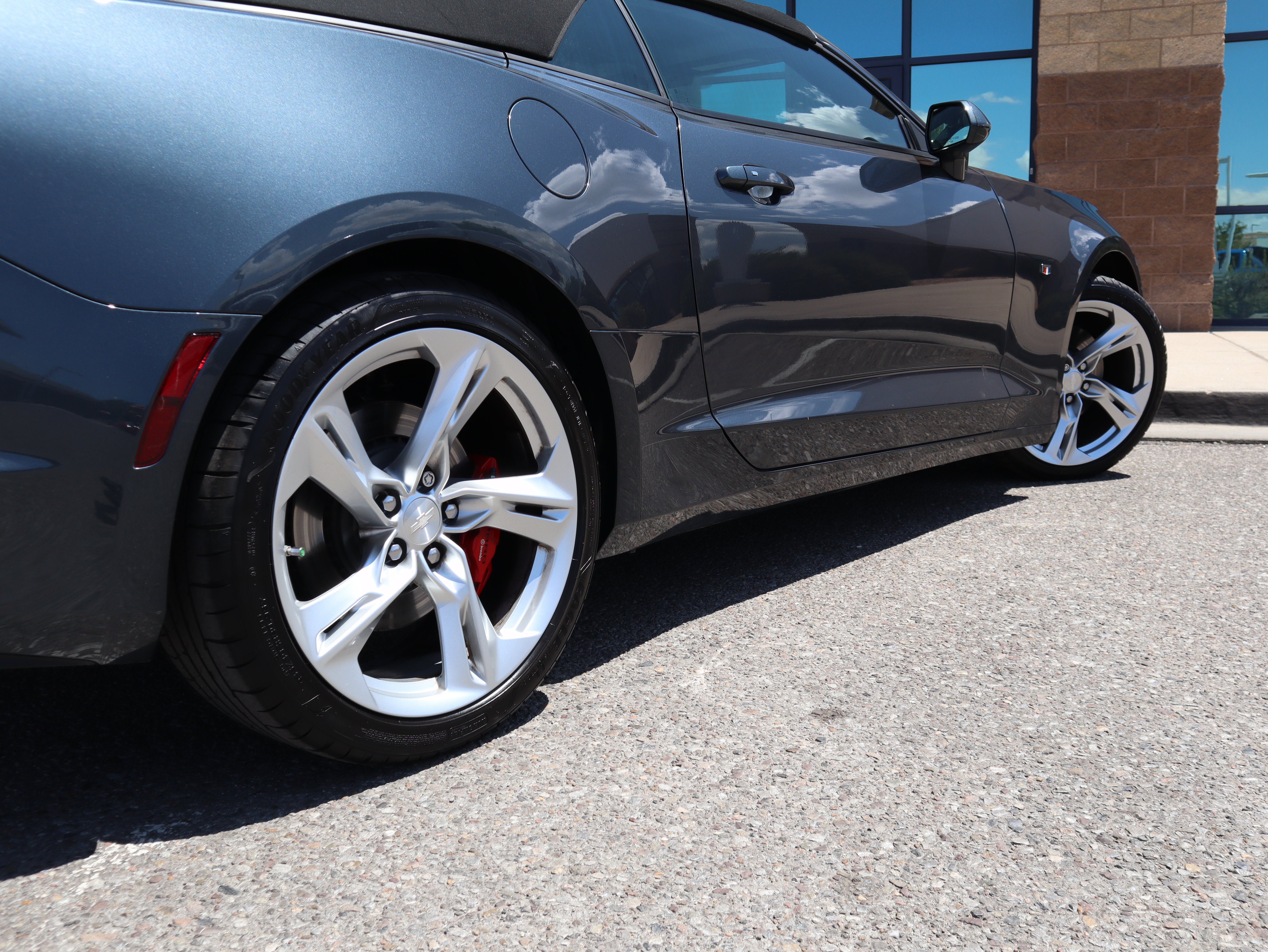 Used 2022 Chevrolet Camaro SS RWD image 11
