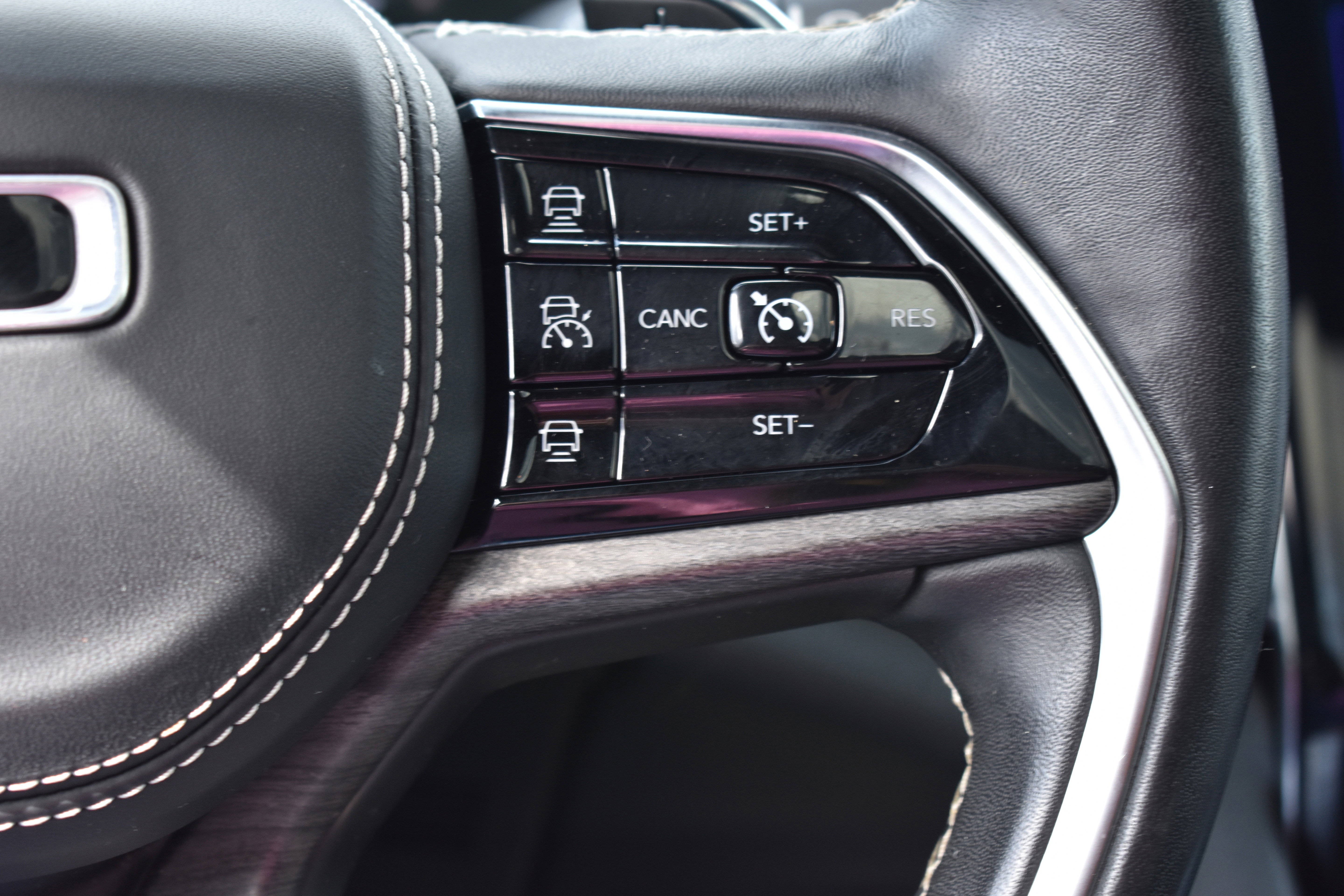 Used 2021 Jeep Grand Cherokee L Overland w/ Luxury Tech Group IV image 14