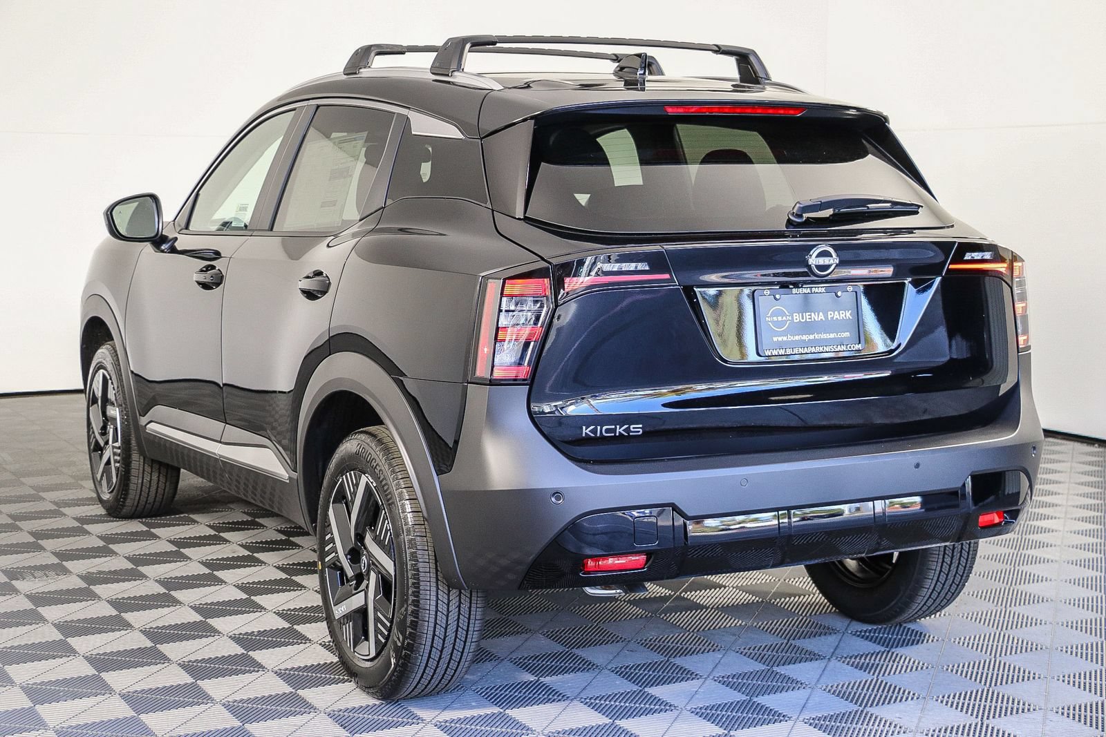New 2026 Nissan Kicks SV w/ Cold Weather Package FWD image 6