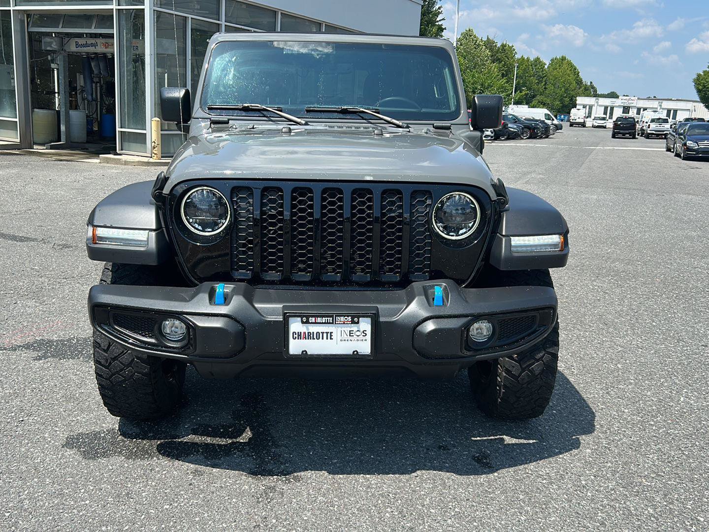 Used 2023 Jeep Wrangler Unlimited w/ Sun & Screen Package AWD/4WD image 8