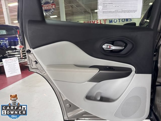 Used 2020 Jeep Cherokee Limited AWD/4WD image 29