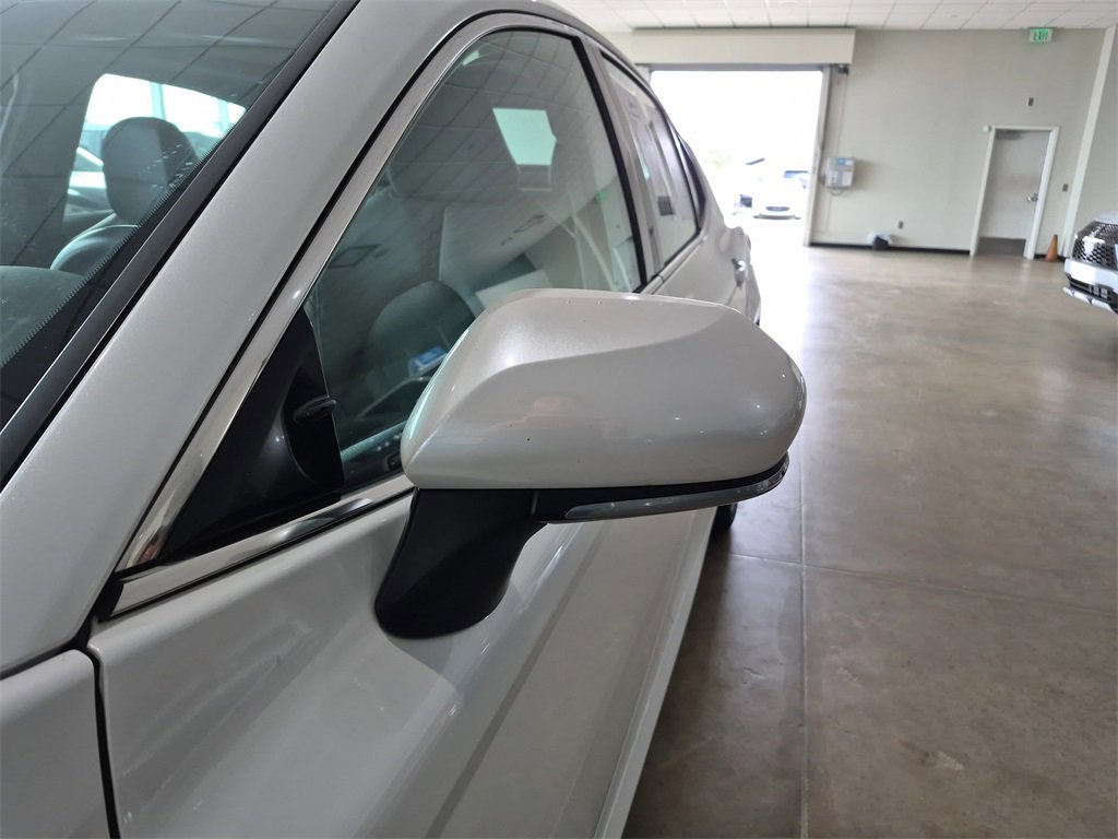 Used 2022 Toyota Camry XLE image 33
