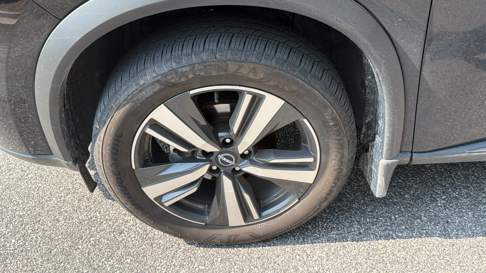 Used 2025 Nissan Rogue SL w/ SL Premium Package FWD image 12