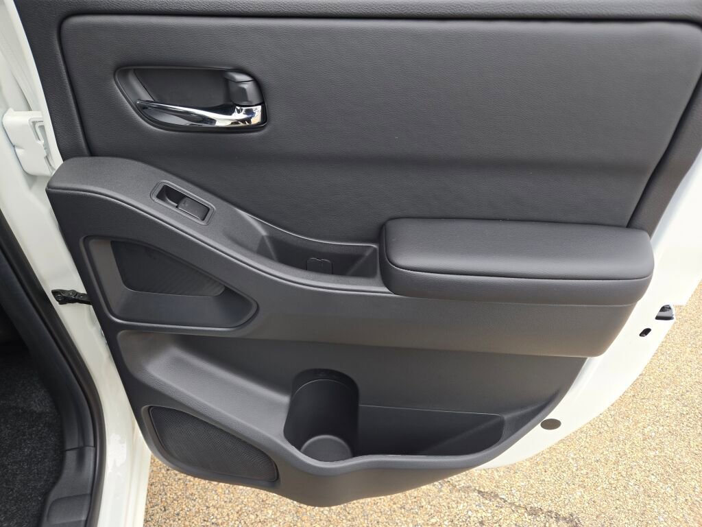 New 2026 Nissan Frontier SV w/ All-Weather Content Package image 9