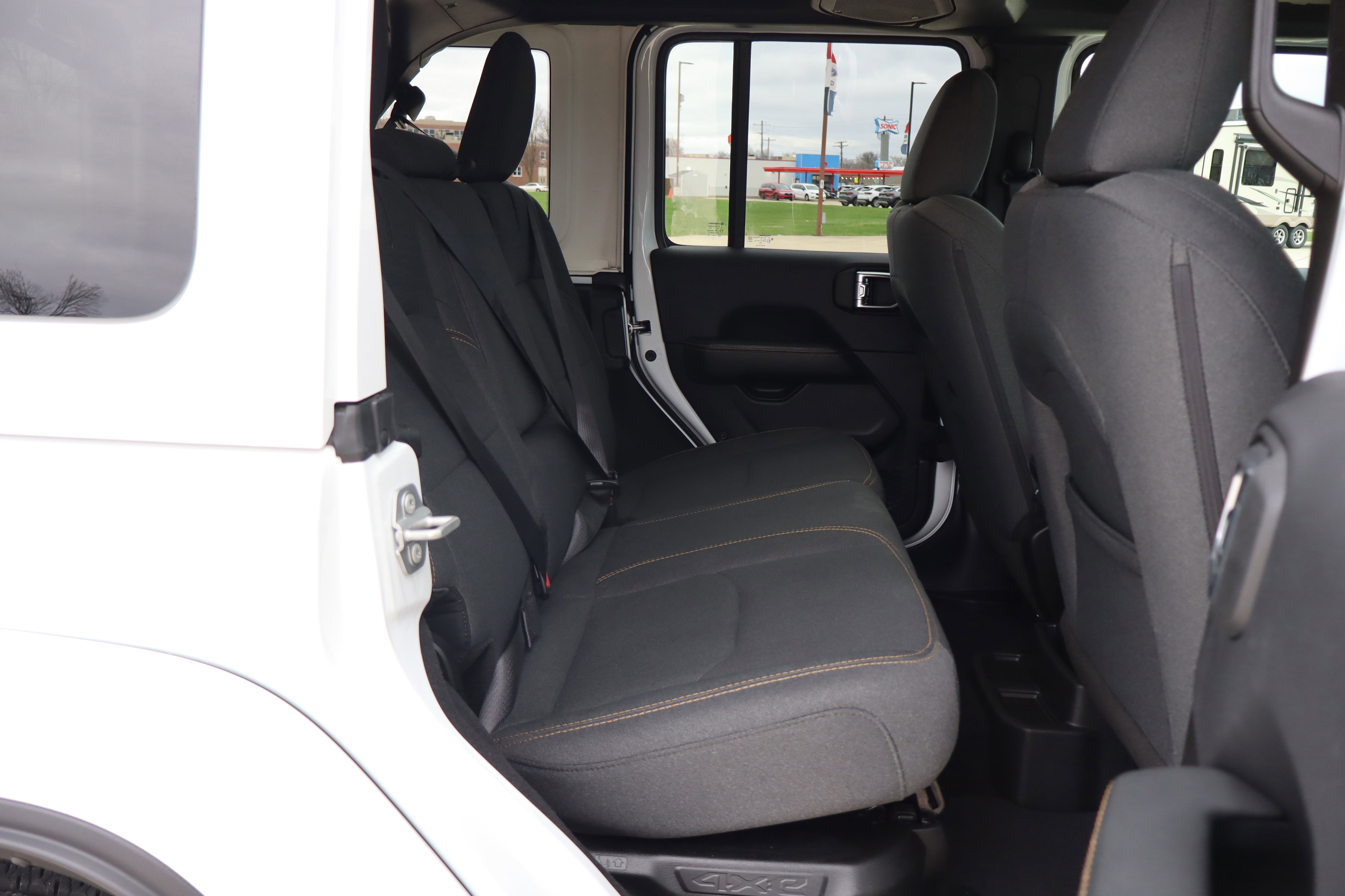 Used 2025 Jeep Wrangler Sahara w/ Safety Group image 11