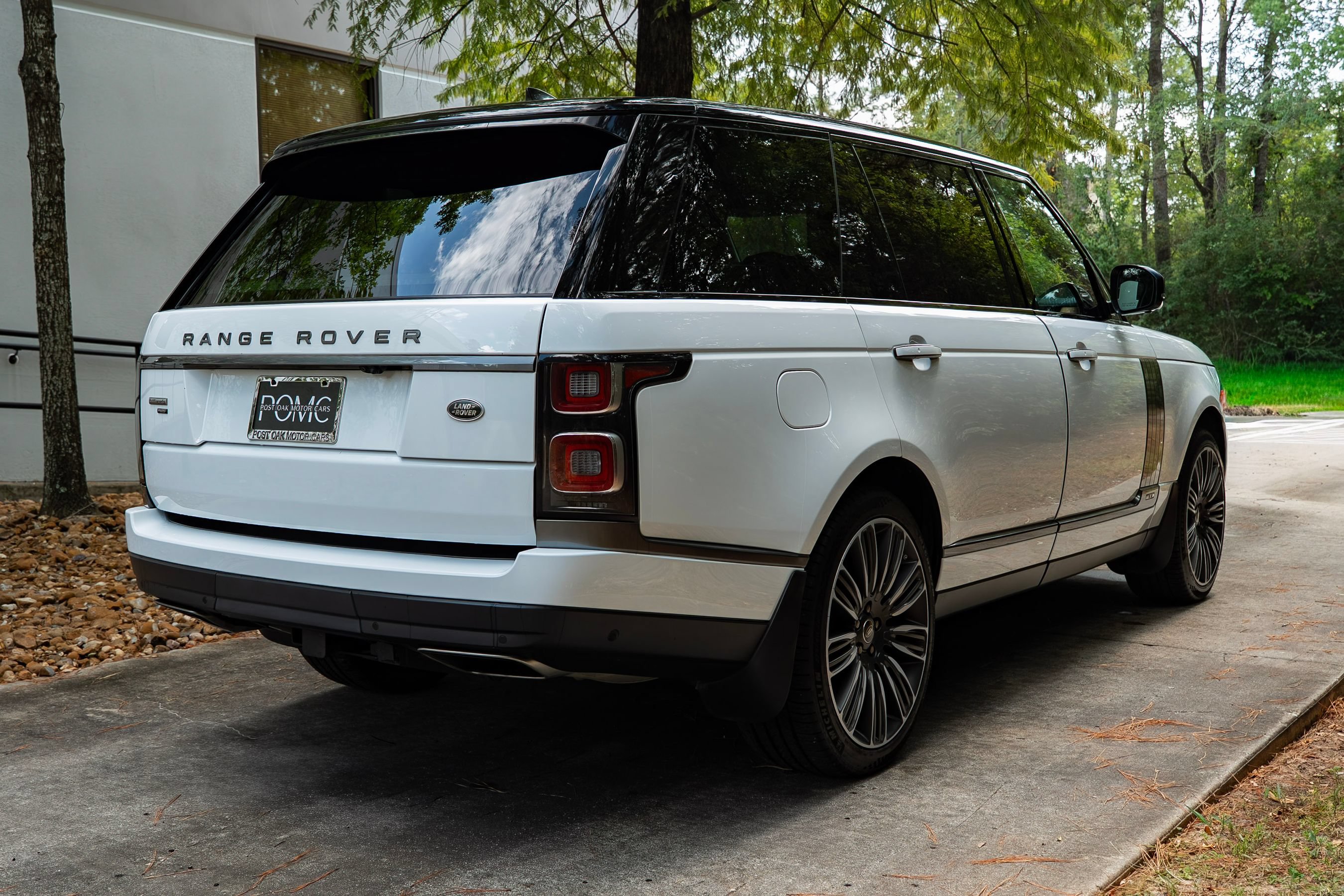 Used 2021 Land Rover Range Rover Long Wheelbase Autobiography AWD/4WD image 3