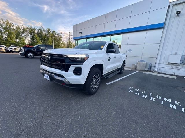 Used 2024 Chevrolet Colorado Z71 w/ Z71 Convenience Package 2 AWD/4WD image 2