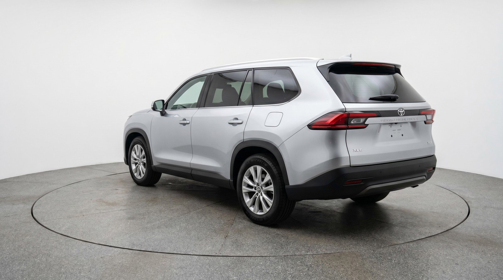 Used 2025 Toyota Grand Highlander FWD image 6