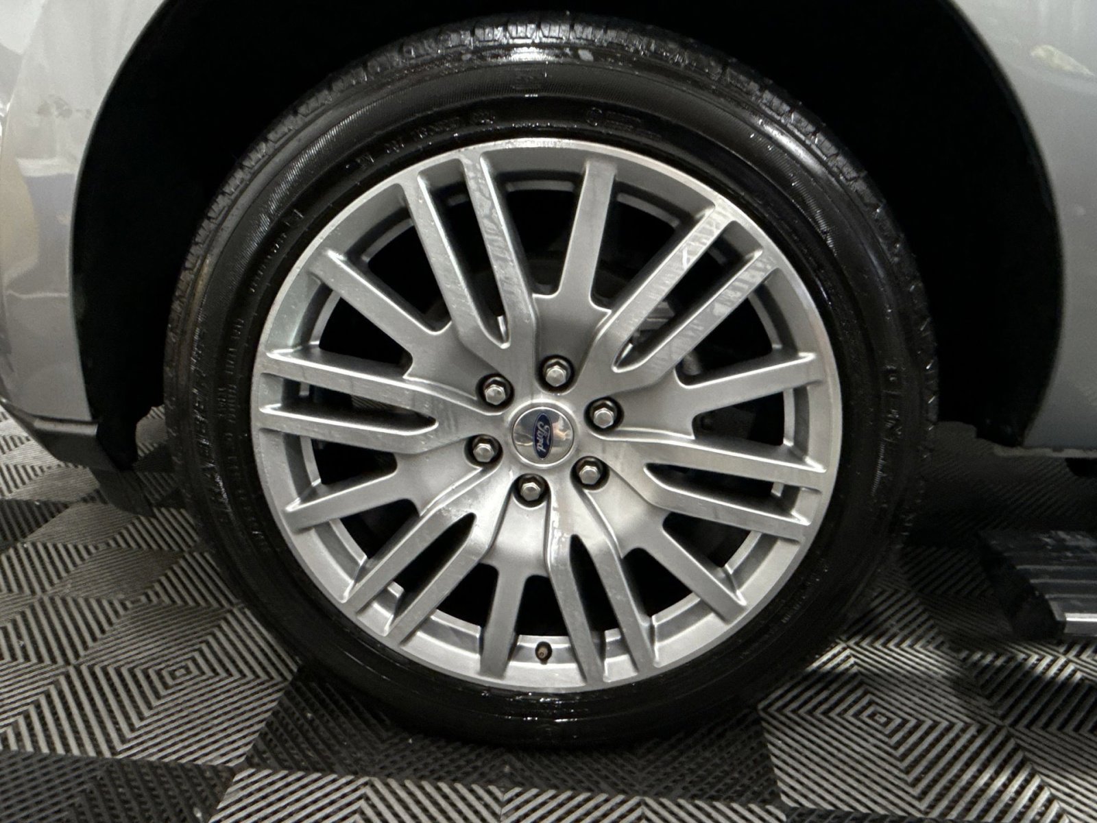 Used 2024 Ford Expedition Limited image 12