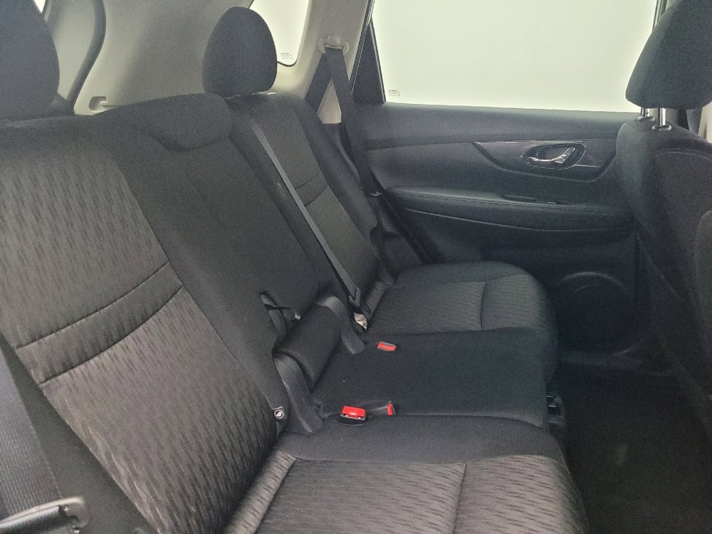 Used 2017 Nissan Rogue SV FWD image 19
