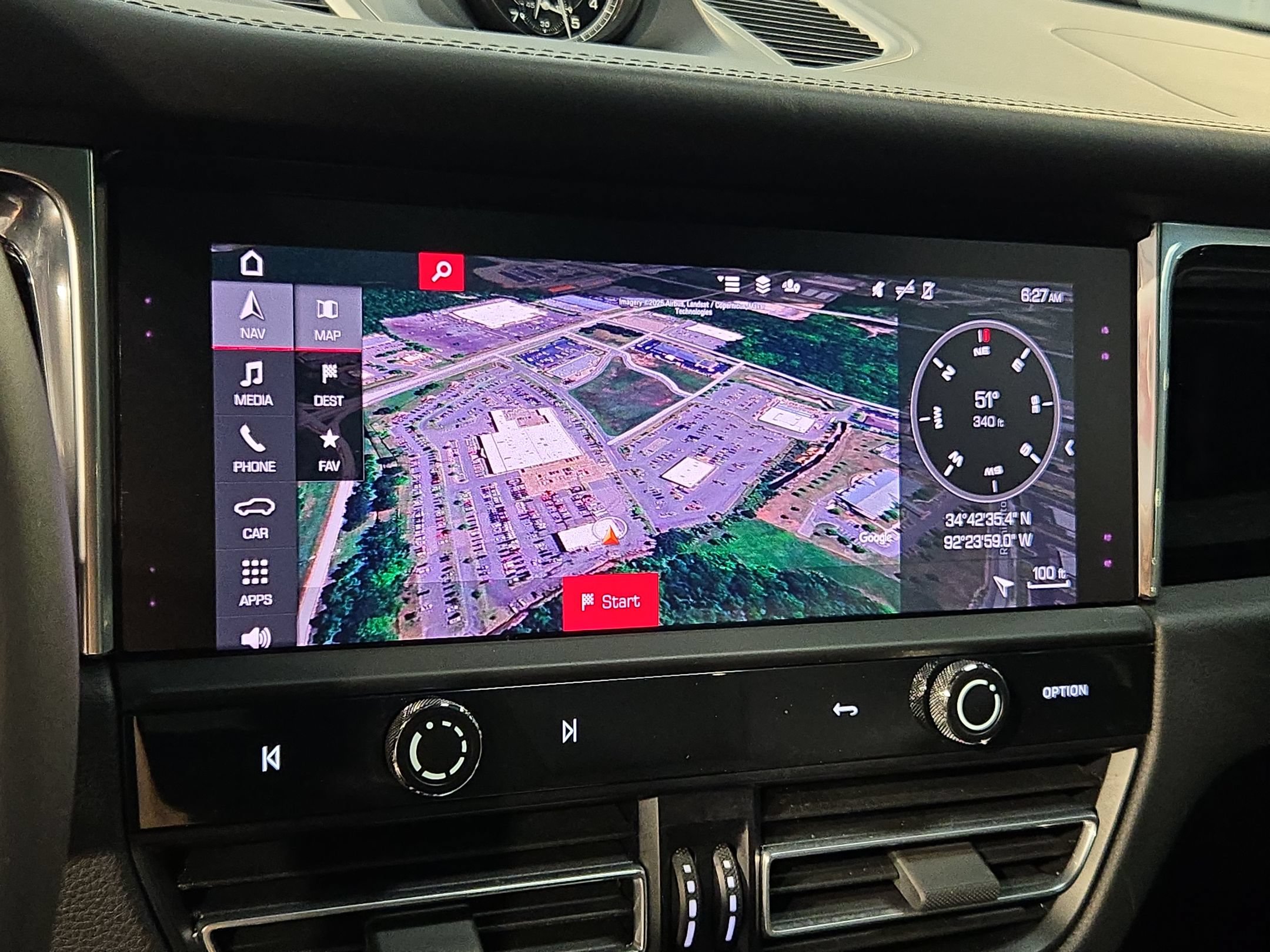 Used 2024 Porsche Macan AWD/4WD image 31