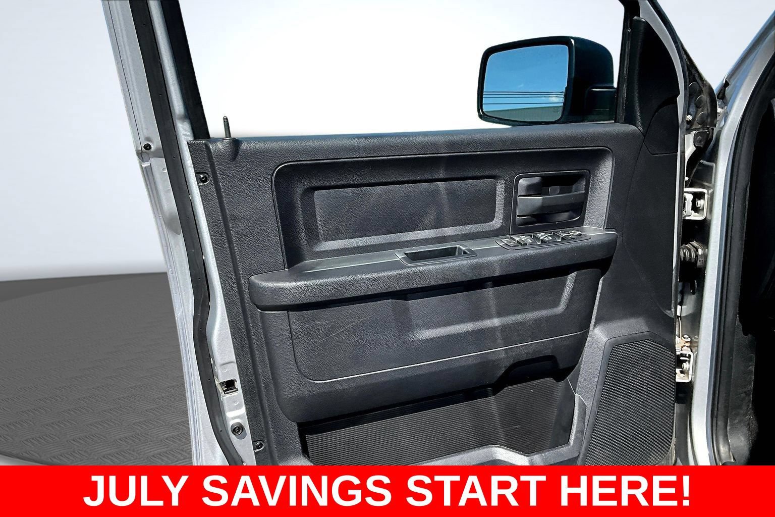 Used 2017 RAM 1500 Express AWD/4WD image 25