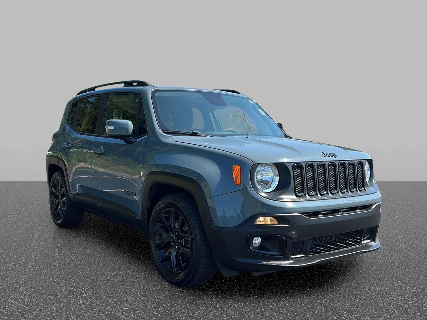 Used 2018 Jeep Renegade Altitude FWD image 7