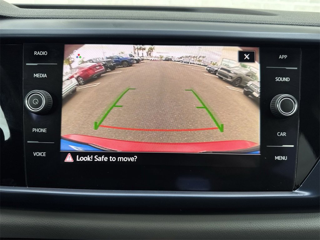 Used 2022 Volkswagen Taos SE w/ Panoramic Sunroof Package image 24