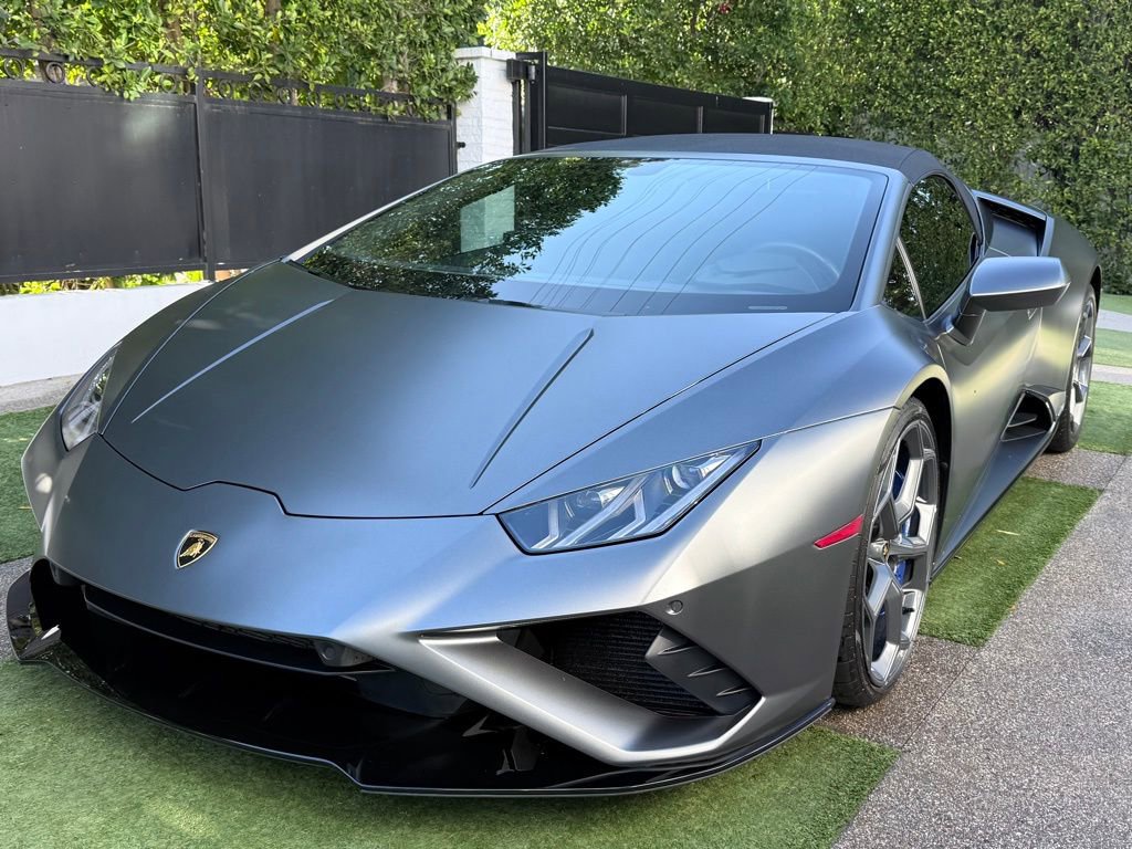Used 2023 Lamborghini Huracan EVO image 3