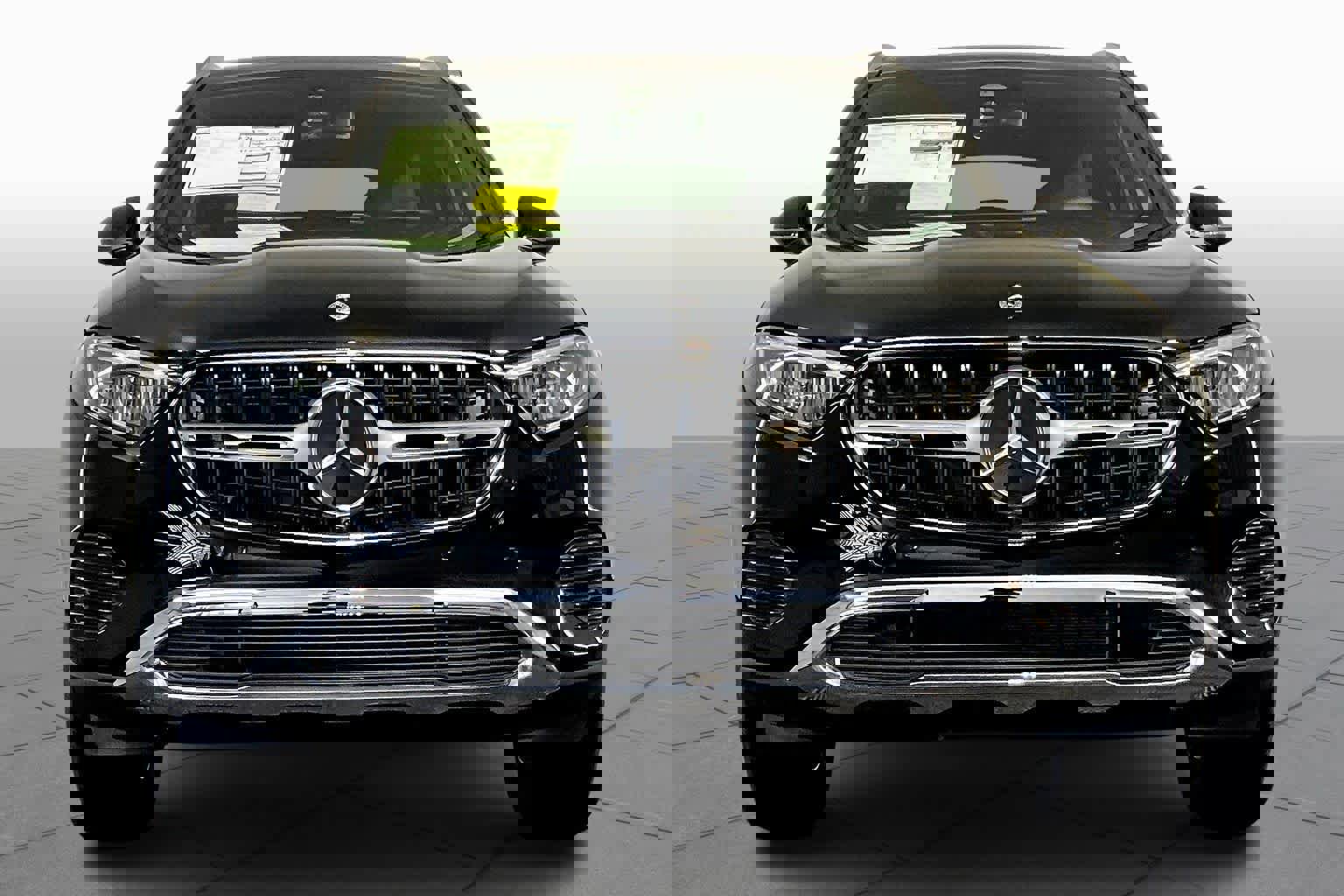 Used 2026 Mercedes-Benz GLC 300 4MATIC image 2