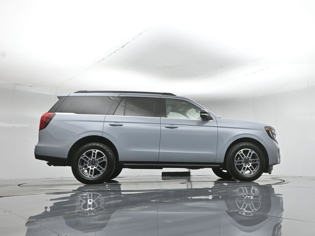Used 2025 Ford Expedition Active image 8
