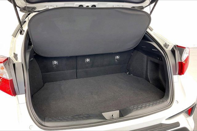 Used 2019 Toyota C-HR Limited image 28