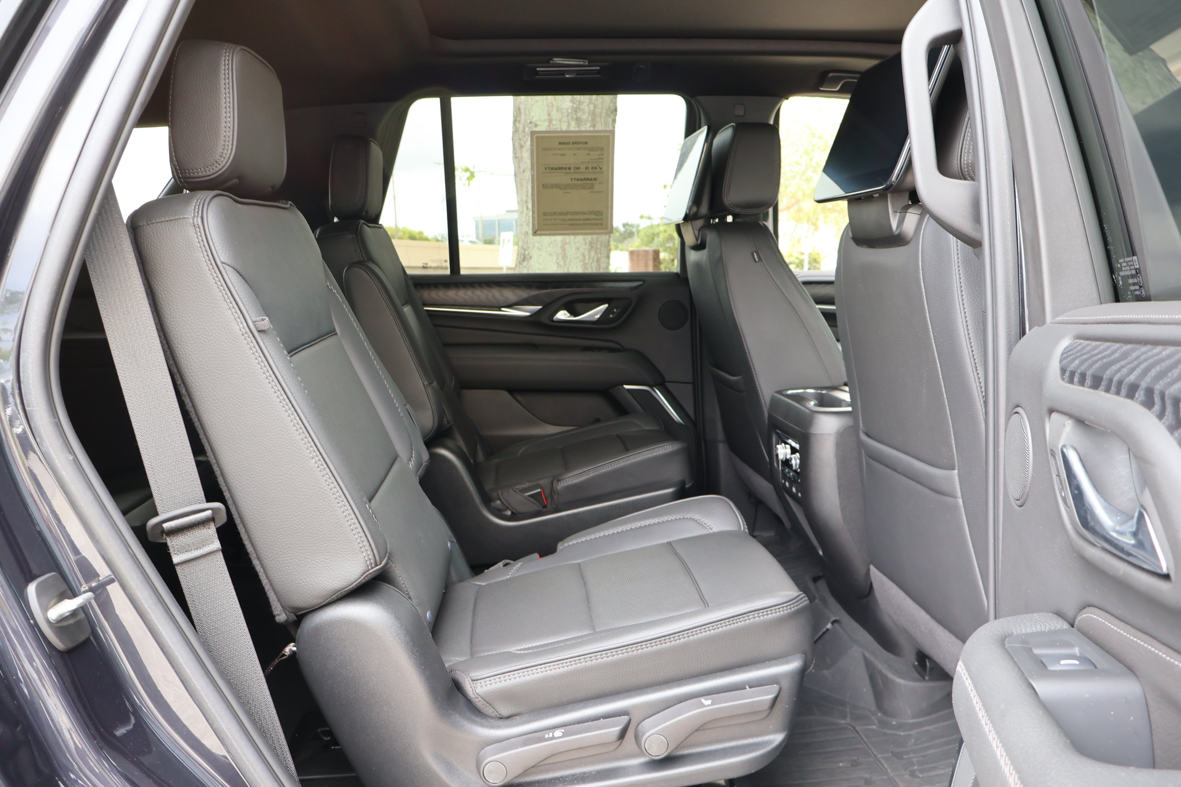 Used 2024 GMC Yukon Denali w/ Advanced Technology Package AWD/4WD image 25