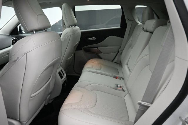 Used 2021 Jeep Cherokee Limited AWD/4WD image 22