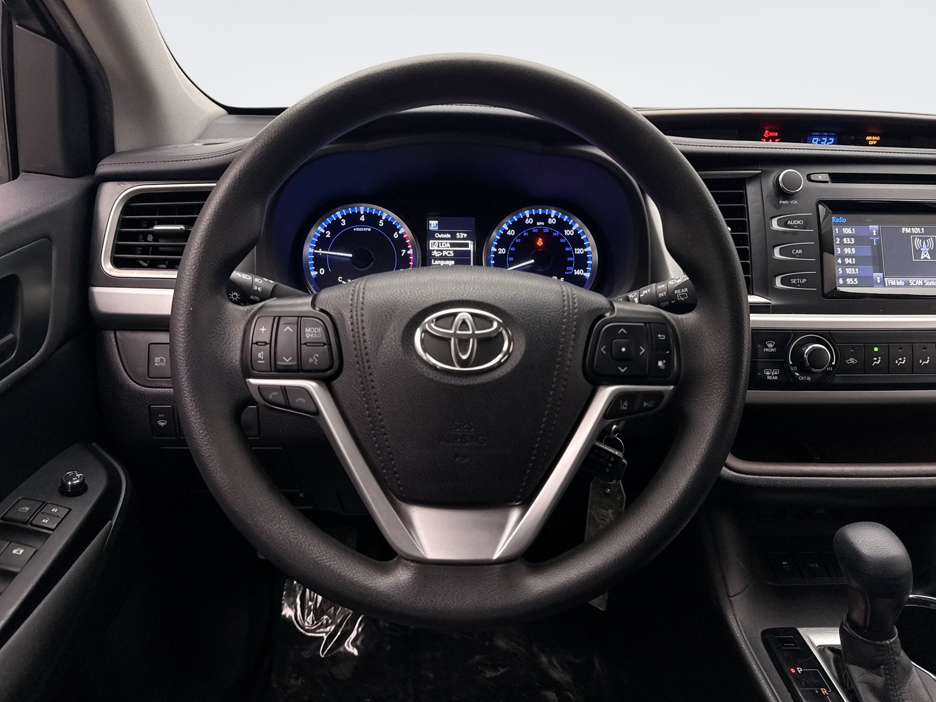 Used 2019 Toyota Highlander LE FWD image 12