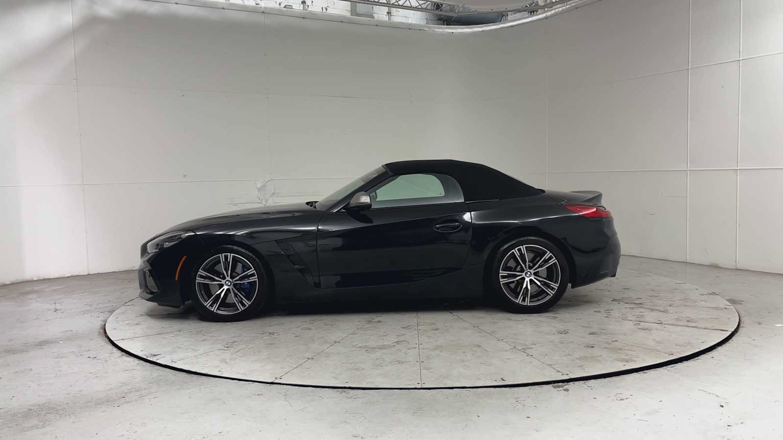 Used 2023 BMW Z4 M40i w/ Driving Assistance Package RWD image 3